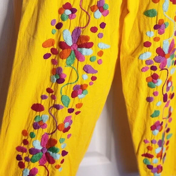 Vintage - Bright Yellow Orange Linen Capri Pants w Heavily Embroidered Front - Picture 3 of 5
